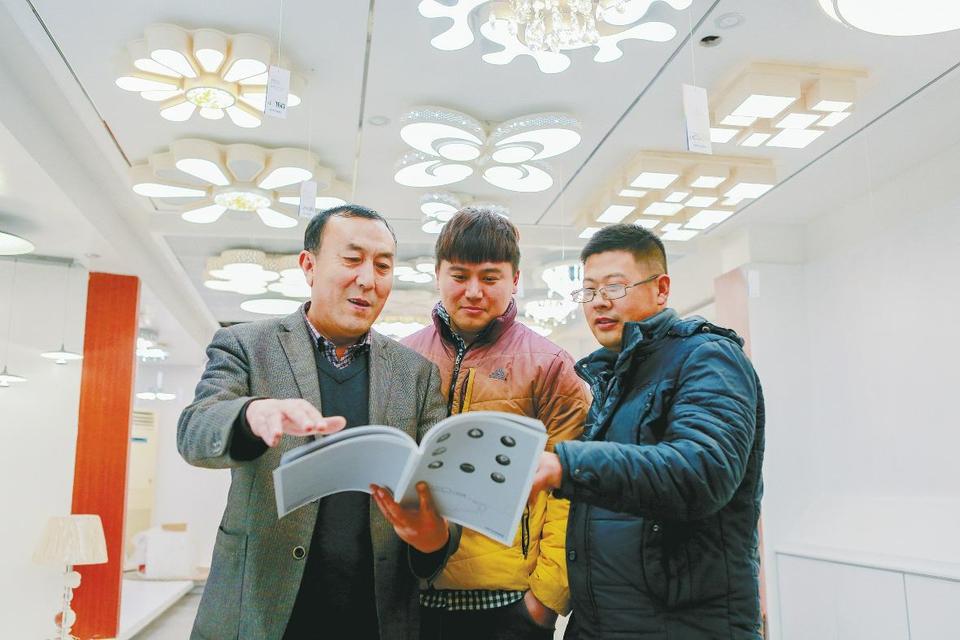 本报记者 郑志成 本报通讯员 李玲 摄影报道　　江豪建材家居城业主